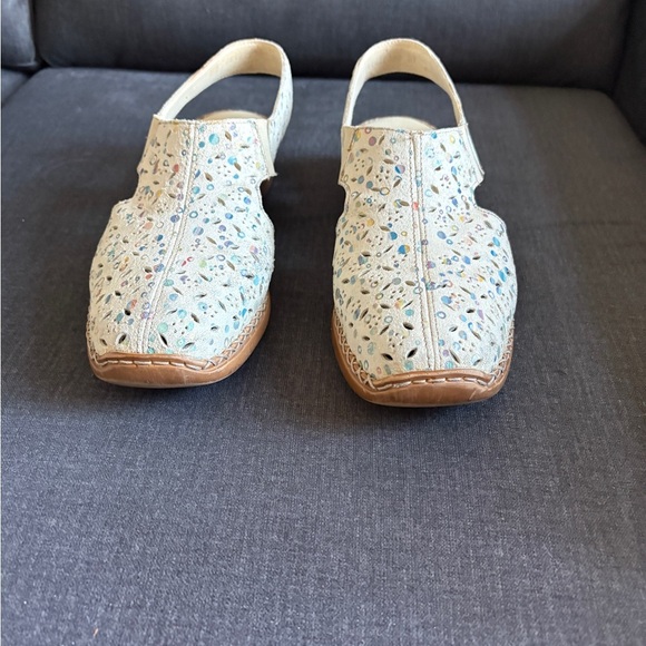 Rieker Antistress Women’s Cream and Brown Leather Cutout Slip-Ons Size 40 - Picture 2 of 8